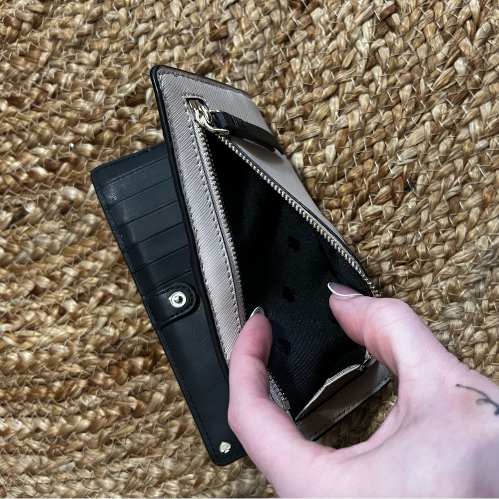 Kate Spade Wallet - Picture 3 of 3